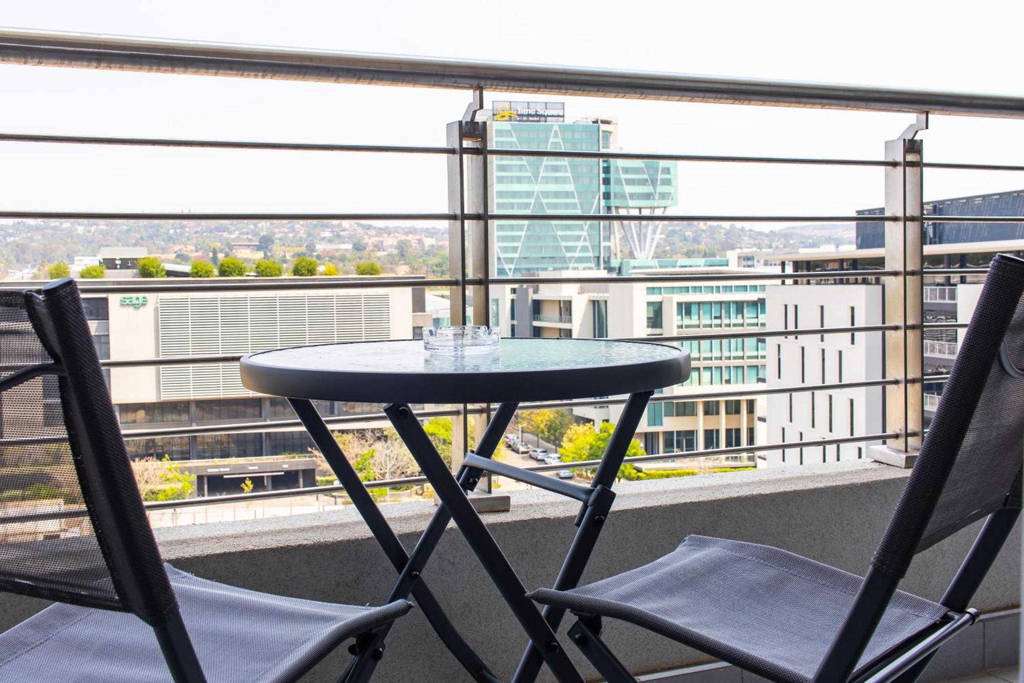 Menlyn Apartment Претория Экстерьер фото